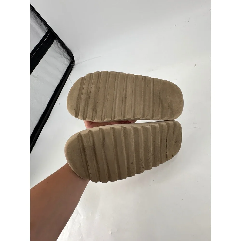Adidas Yeezy Slides in the Earth Brown Size 11